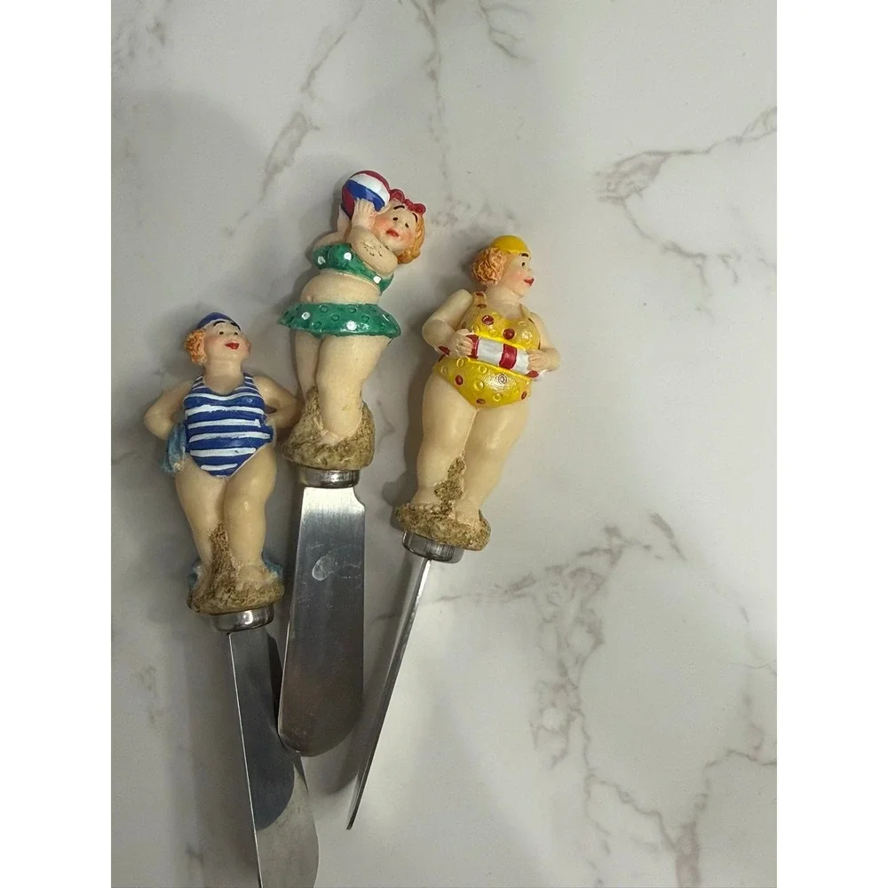 Vintage Bathing Beauty Cheese Spreader Set 3 Retro Beach Lady Resin Handles 5in